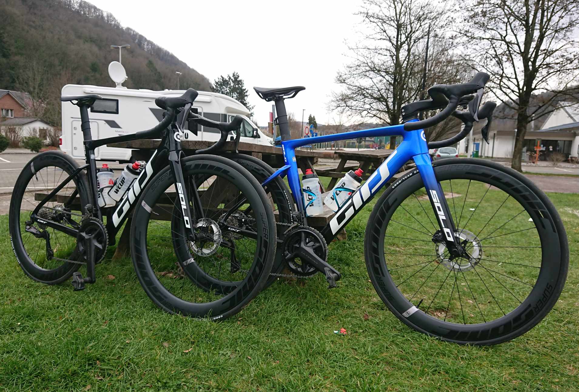 Girs fietsen testen in koers en op de Ardeense hellingen